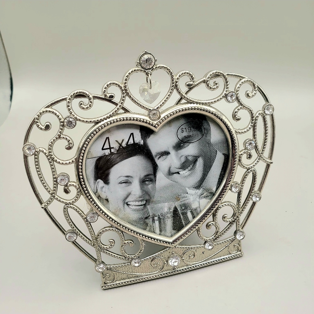 Elegant Silver Heart-Shaped Photo Frame, NWT